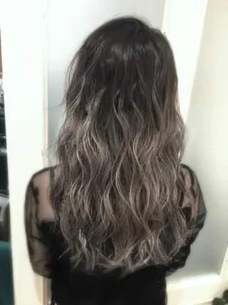 ロング カラー 🍀透明感抜群🍀/ ハイトーンカラーのヘアスタイル