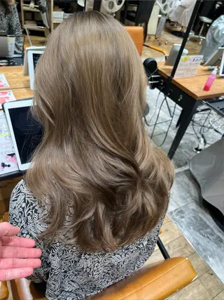 ロング カラー 韓国ヘア🇰🇷／ 艶カラー鈴木萌愛🩶のヘアスタイル