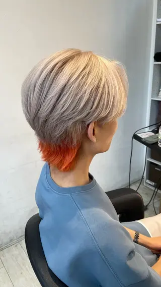 ショート カラー ブリーチ/髪質改善/ ハイトーン/暖色のヘアスタイル