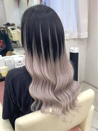 ロング illfrere所属・illfrere MOMOKAのヘアスタイル