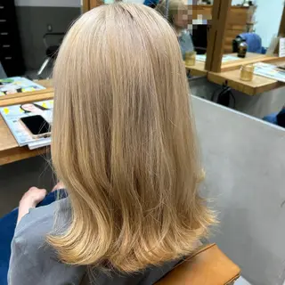 ミディアム カラー 若狭 彩花のヘアスタイル