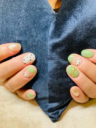 ネイル ECLAT エクラ所属・寺山 千鶴のネイルデザイン