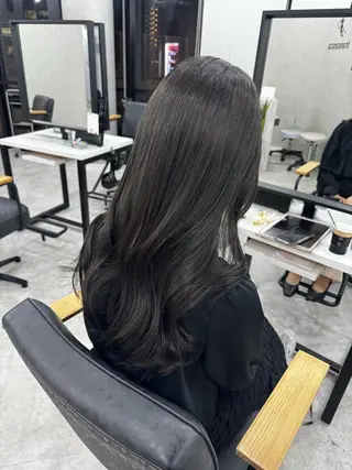 ロング カラー 赤み無し柔らかカラー 【梅田】madokaのヘアスタイル