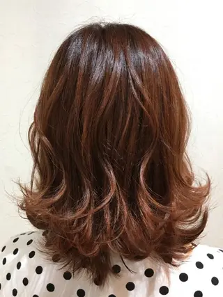 ミディアム カラー パーマ 金曽 (天方) 美子のヘアスタイル