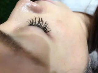 マツエク・マツパ 保子 祐里香のヘアスタイル