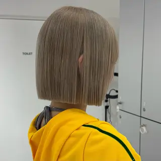 ミディアム 鍋田/ vivie/ 縮毛矯正／レイヤーのヘアスタイル