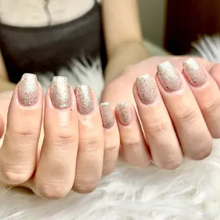 ネイル 井上 奈津のネイルデザイン