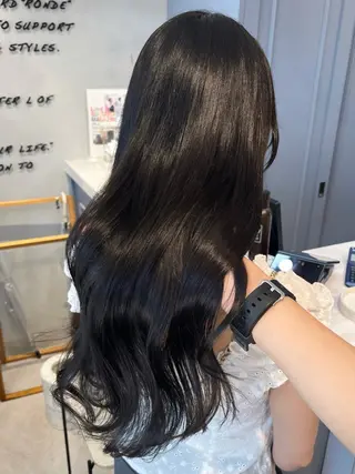 ロング 𝙆𝙖𝙞🎀🩶 レイヤー/縮毛矯正のヘアスタイル