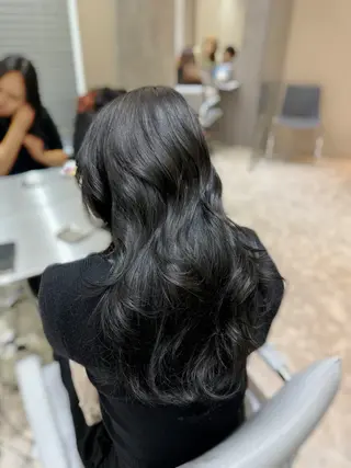 ロング カラー 🖤 Aya 🖤 Zina 梅田茶屋町のヘアスタイル