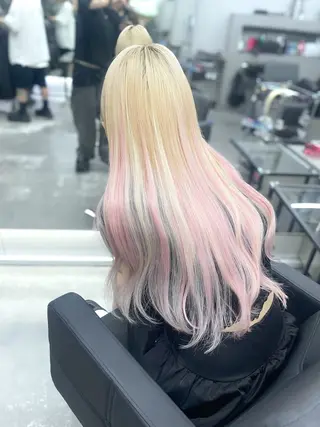 ロング 紺エクステ デザインカラーのヘアスタイル