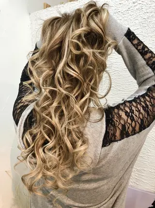 セミロング Lovis moa 〘国分　かな〙のヘアスタイル