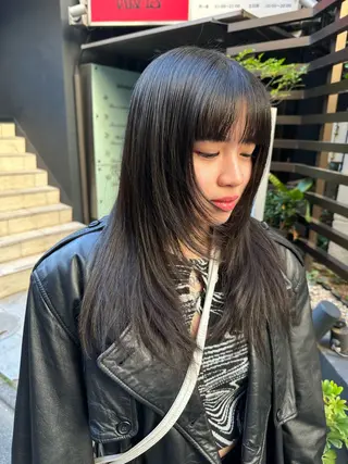 セミロング VOICE所属・MIRI MIRIのヘアスタイル