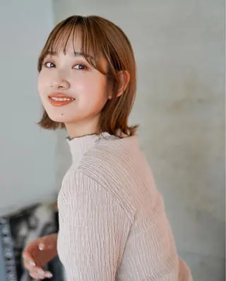 ミディアム THE DAY所属・AKI HASHIMOTOのヘアスタイル