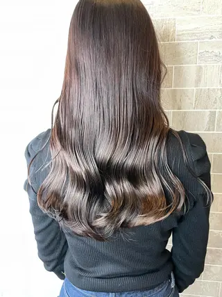 セミロング ブリーチ毛矯正.髪質 改善.髪にドラマをのヘアスタイル