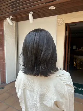 ミディアム カラー putri 川邉 優花のヘアスタイル