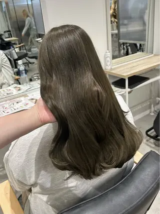 ロング 透け感ベージュ /ミハルのヘアスタイル