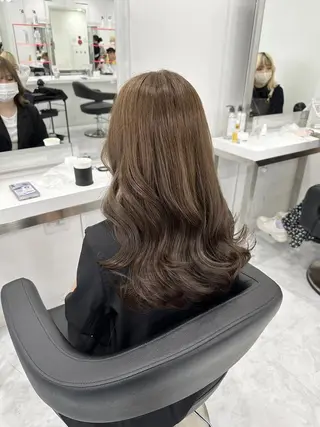 カラー 冬色🪽艶美髪🪽 THEATER表参道のヘアスタイル