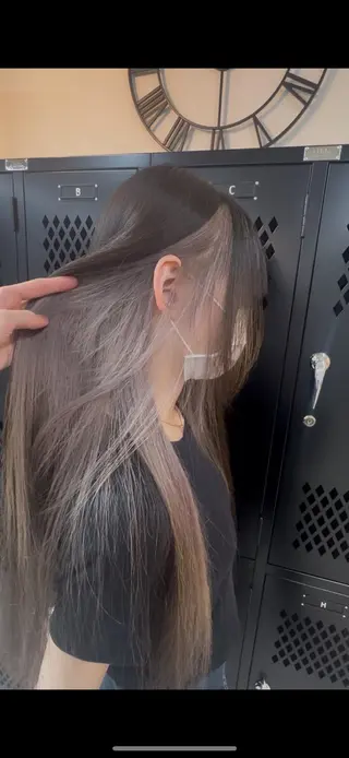 ロング カラー 柏井 陽菜のヘアスタイル