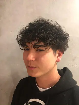 メンズ 吉田一輝 外国人パーマのヘアスタイル