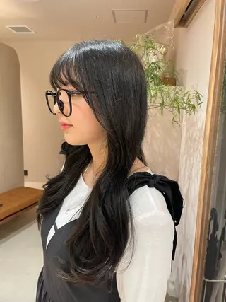 ロング カラー パーマ ヘアアレンジ メンズ キッズ ネイル マツエク・マツパ アイブロウ カワカツ トキのヘアスタイル