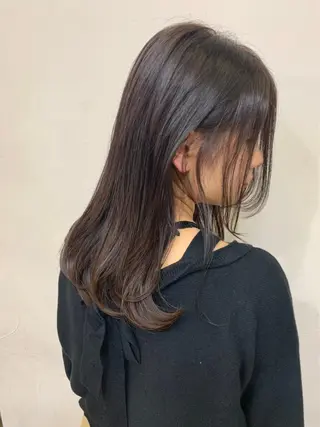 ロング 秋葉原オタク向け美容室OFF-KAi!!所属・渡部凌我 小顔ウルフ ハイトーンカラーのヘアスタイル