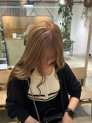 カラー moeka 表参道のヘアスタイル