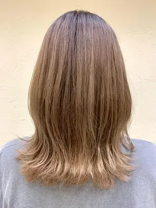 ミディアム in'dexhair U所属・ブリーチ🌈ハイトー ンカラー ✨アニカ✨のヘアスタイル