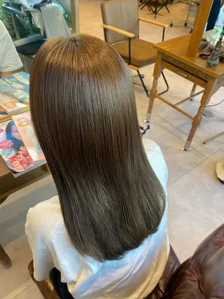 セミロング カラー cloe中目黒 モエカのヘアスタイル