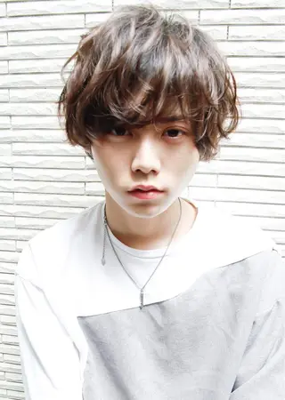 ショート カラー パーマ メンズ イズ ミのヘアスタイル