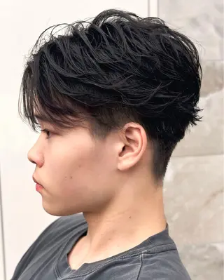 メンズ excia渋谷所属・曲がる縮毛矯正 センターパート/翼のヘアスタイル