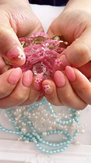 ミディアム ネイル Uchida meのネイルデザイン