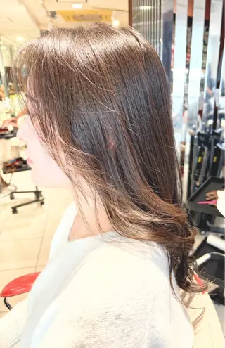 ロング ヨウコ YOKOのヘアスタイル