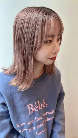 ミディアム カラー 宮永 智香のヘアスタイル