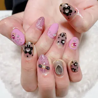 ネイル The Best Beauty受付担当のヘアスタイル