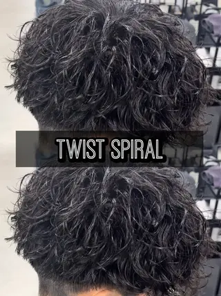 パーマ メンズ センターパート/フェ ザー🔥SHUYAのヘアスタイル