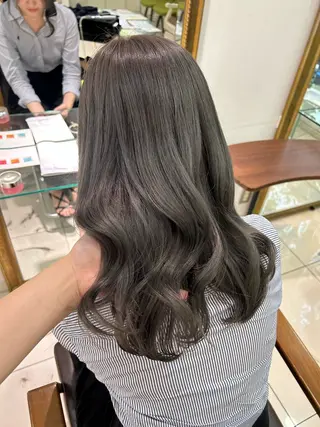 セミロング ハイトーンカラー 🤍🫧 長井 律のヘアスタイル