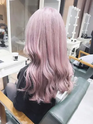 ヘアアレンジ ロング カラー 𝐑𝐈𝐍𝐊𝐀 🐣🩷のヘアスタイル