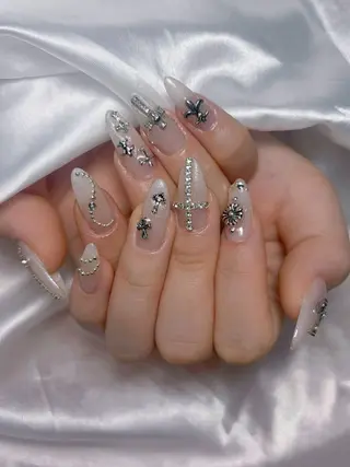 ネイル LEELA NAIL STUDIO所属・LEELA NAIL STUDIOのネイルデザイン