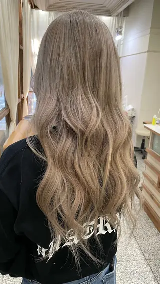 ロング カラー sol yumeのヘアスタイル