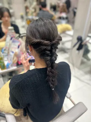 セミロング 🎀大竹美侑／顔まわ りカット／レイヤーのヘアスタイル