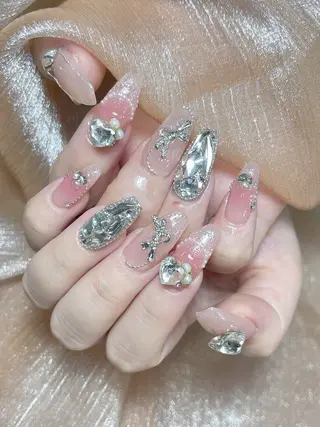 ネイル LEELA NAIL STUDIO所属・LEELA NAIL STUDIOのネイルデザイン