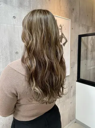 ロング カラー 宮崎 千夏のヘアスタイル