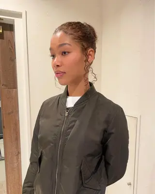 セミロング カラー 渋谷 留菜のヘアスタイル