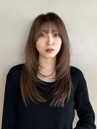 セミロング レイヤー/顔周り カット/松岡 祥利のヘアスタイル