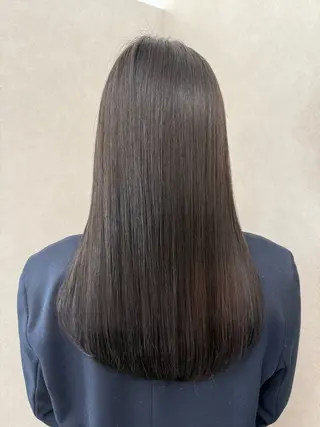 ロング 炭屋 波音のヘアスタイル