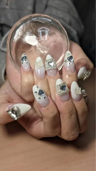 ネイル フラワー ムーンのネイルデザイン