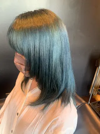 ミディアム カラー 藤井菜々 （エルベスアクト）のヘアスタイル