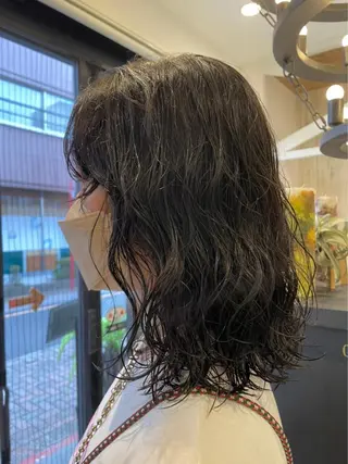 ミディアム パーマ 柴田 枝利子のヘアスタイル