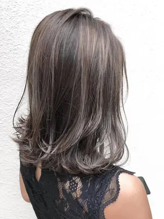 ミディアム 🫧FERIA北千里 🫧のヘアスタイル