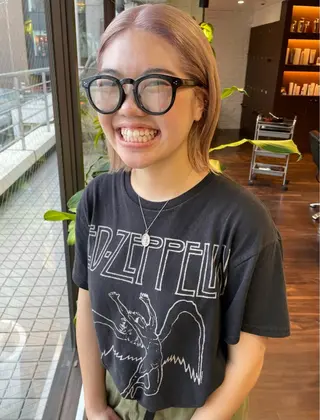 ショート カラー オカモト ミユウのヘアスタイル